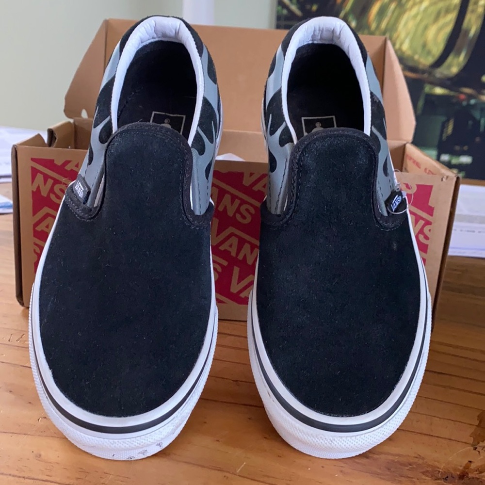 VANS kids size 3 - like new- slip on